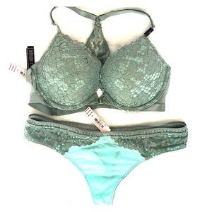 NWT! $75 set!! Victoria Secret!!